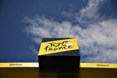 Four Lotto-Soudal team members sent home from Tour after positive coronavirus tests