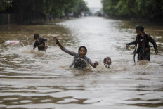 Floods in Delhi as South Asia monsoon toll rises to nearly 1,300