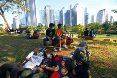 Critics lambast govt over bullish tone in COVID-19 messages