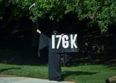 US says testing not needed for some exposed to COVID-19, sparking outcry