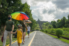 Home minister suggests getting tested before traveling ahead of long weekend 