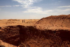 Gold-hunting diggers destroy Sudan's priceless past
