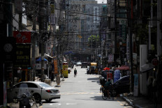 No cramming as new COVID rules take hold in South Korean capital