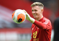 Manchester United goalkeeper Dean Henderson has signed a new contract which will keep him at Old Trafford until 2025, with the option to extend for a further year, the Premier League club said on Wednesday.