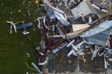 Hurricane Laura slams Louisiana, kills six, but less damage than forecast