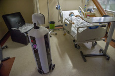 Robot eases loneliness of Mexican virus patients