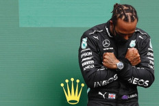 Hamilton jokes about watching his iPad during Monza race