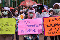 Consenting adults living together is not a crime