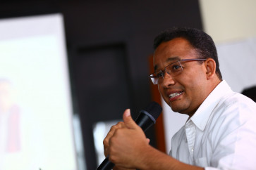 Gubernur DKI, Anies Baswedan memberikan keterangan saat melakukan kunjungan ke media disela masa kampanye nya di Jakarta, Senin 9 Januari 2017. 