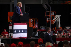 US closes in on 200,000 virus deaths, weeks before election