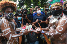 Papuans return&nbsp;Veronica Koman's scholarship funding to Indonesian government