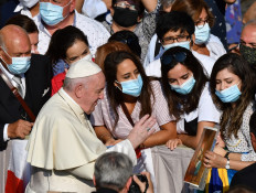 Vatican, China prepare to renew historic deal to US anger