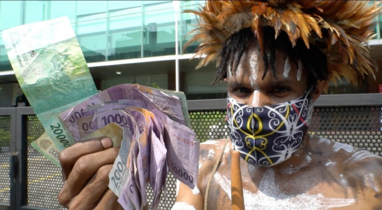  &lsquo;Veronica Koman no longer owes the state&rsquo;