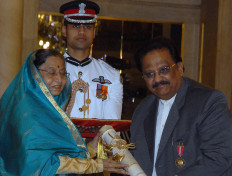 SPB, singer of 40,000 Indian film songs, dies at 74