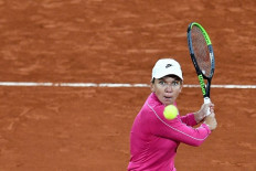 Simona Halep crashes out French Open