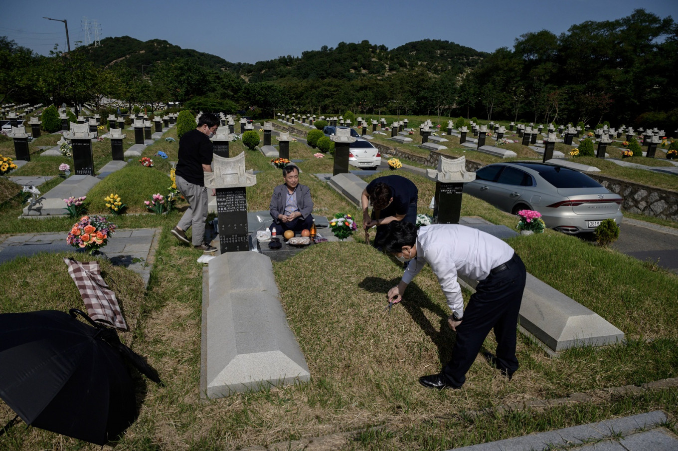 Video reunions closed cemeteries Virus upends Korean festival