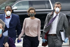 Clare Bronfman arrives at US District court in Brooklyn, New York on September 30, 2020 to be sentenced for her role in NXIVM, a group that prosecutors say operated as a pyramid scheme and sex-trafficking cult. 