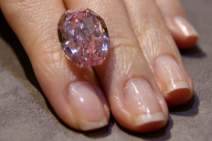 Super rare, purple-pink diamond up for auction, could fetch $38 million