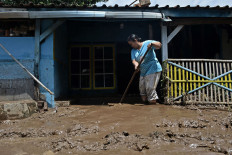 Flash floods, landslides displace 1,000 residents in Garut