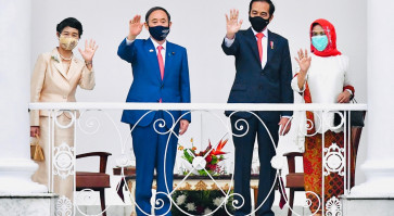 Japanese PM Suga visits Indonesia