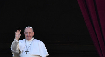 Pope Francis supports civil unions for same-sex couples