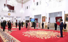 Jokowi swears in 12 new ambassadors