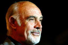 British actor Sean Connery arrives for the premiere of his latest film 'The League of Extraordinary Gentlemen', at the Odeon, Leicester Square, London, on September 29, 2003. 