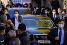 South Korea's ex-president Lee Myung-bak goes back to prison 