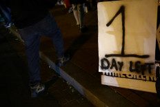 In final pre-election push, Biden and Trump also gird for court battle