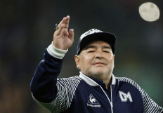  Gimnasia y Esgrima coach Diego Maradona before a Superliga match against Boca Juniors held at the Alberto J Armando Stadium, Buenos Aires on March.7.