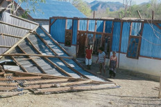 Whirlwinds damage homes in East Nusa Tenggara, Yogyakarta