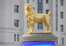 Turkmenistan erects giant gilded dog monument