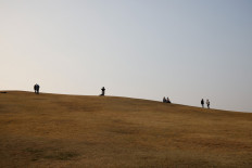 S.Korea to tighten social distancing, warns of new COVID-19 crisis