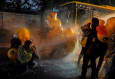 Thai police fire water cannon, tear gas at latest democracy rally 