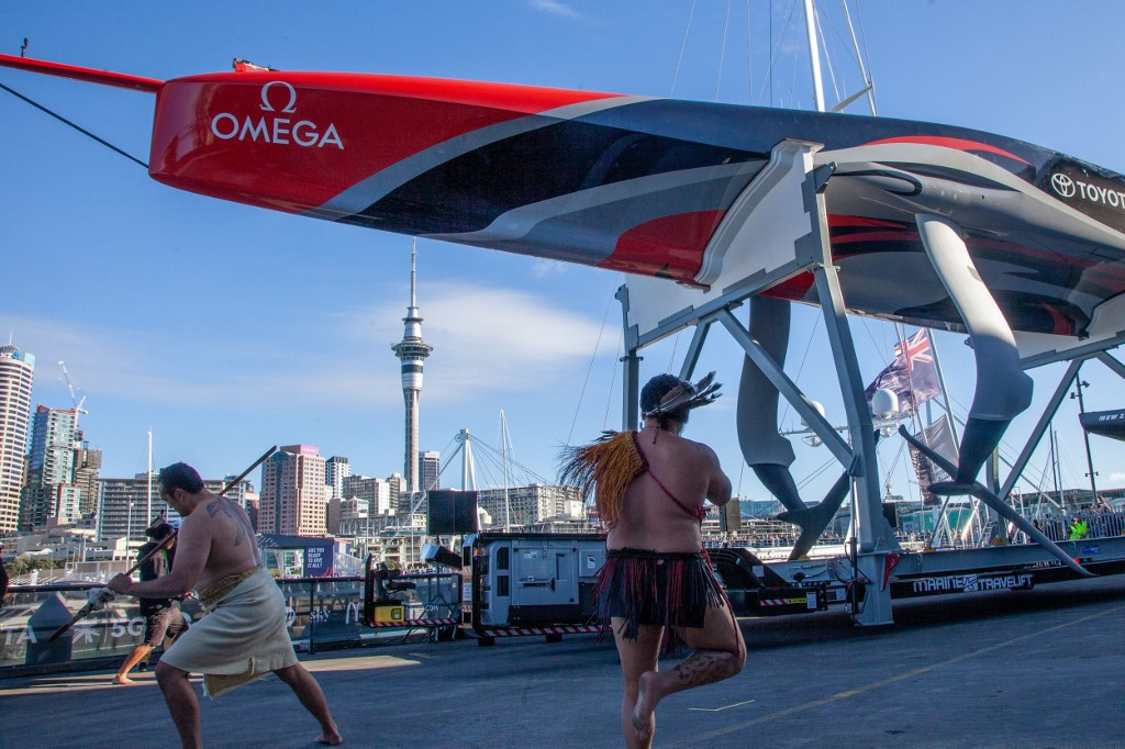 Is it a boat, is it a plane? Team NZ launch America's Cup ...