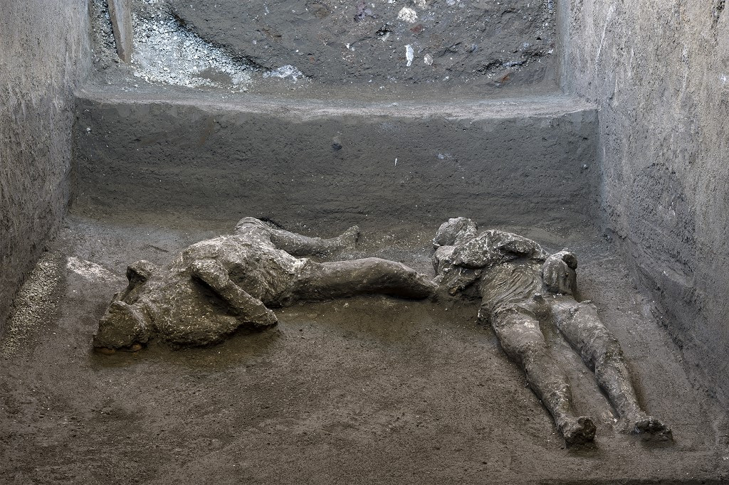 Remains Of Two Victims Of 79 Ad Volcanic Eruption Unearthed At Pompeii World The Jakarta Post