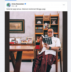 Photo of Anies reading ‘How Democracies Die’ fuels speculation on governor's views
