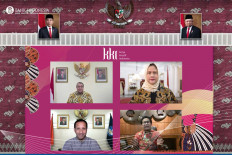 Pagelaran Karya Kreatif Indonesia (KKI) Series 3 or Indonesia&rsquo;s Creative Creation Exhibition, held from Nov. 20 to Nov. 22, carries the theme &ldquo;UKM Sahabat Milenial&rdquo; (MSMEs: Friends of Millennials). Pictured as speakers on the first day of the event are (clockwise from upper left) Bank Indonesia Governor Perry Warjiyo, First Lady Iriana, Villages, Disadvantaged Regions and Transmigration Minister Abdul Halim Iskandar and Education and Culture Minister Nadiem Makarim. 