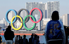 Giant Olympic rings return as Tokyo bids to build excitement 