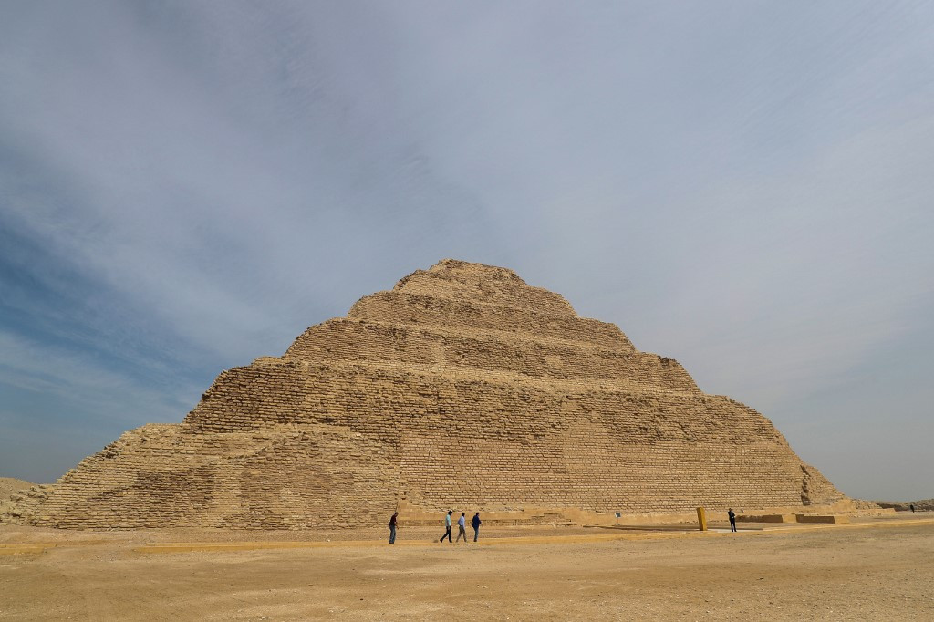 Egypt Releases Photographer Model Detained After Pyramid Photo Shoot News The Jakarta Post