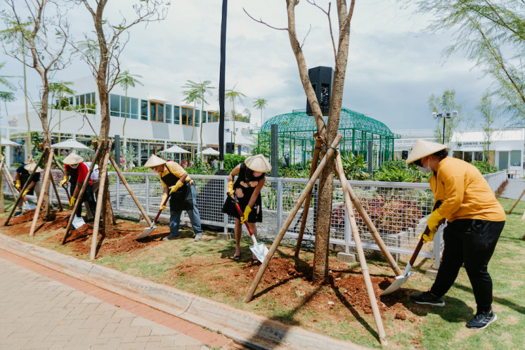 Gone farming: North Jakarta’s Pantai Indah Kapuk (PIK) welcomes the Urban Farm, a new lifestyle hub with the mission to provide education on farming. Providing a space with vast greenery, the Urban Farm opens the opportunity for visitors to try hands-on farming and take home some produce.