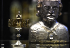 In this file photo taken on February 24, 2015, a retractable altar (Klappaltaerchen) of the so-called 'Welfenschatz' (Guelph Treasure) is pictured at the Kunstgewerbemuseum (Museum of Decorative Arts) in Berlin. 