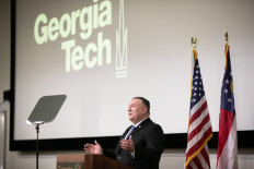 Pompeo urges US universities to scrutinize Chinese students 