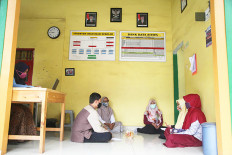 Amid lack of guidance, teachers chart own path to tackle online learning obstacles