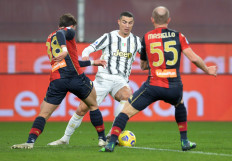 Ronaldo marks Juve century as late Hernandez brace rescues AC Milan 