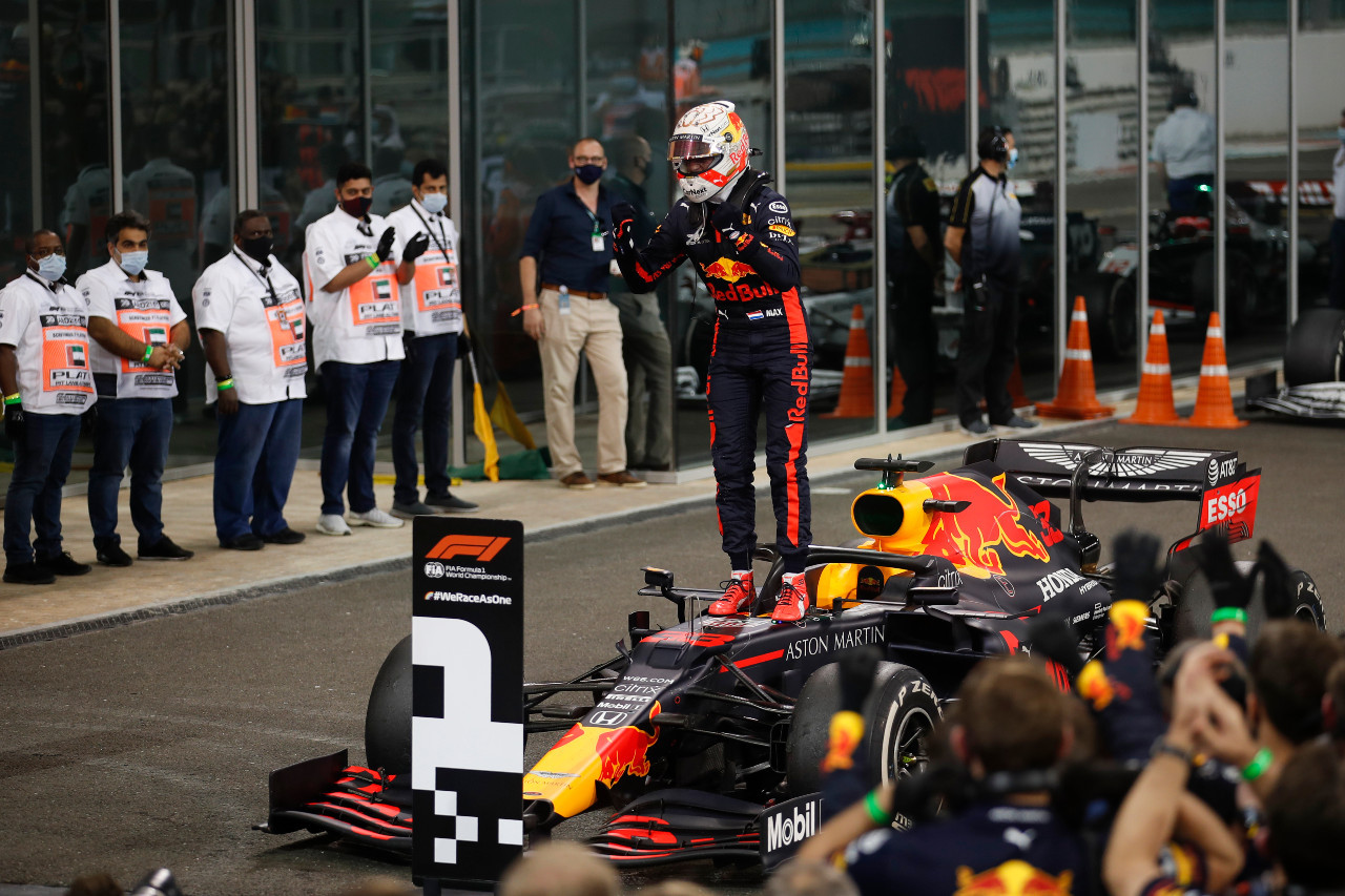 Verstappen ends season with clinical Red Bull triumph - Sports - The ...