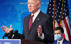 Biden to get COVID-19 vaccine next week, Pence to receive it Friday