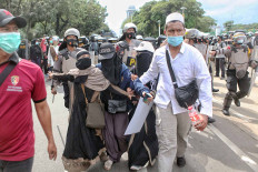 Government bans FPI activities 