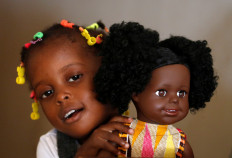 Ivory Coast company brings Black dolls to African children