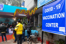 India's drugs experts approve AstraZeneca, local COVID-19 vaccines